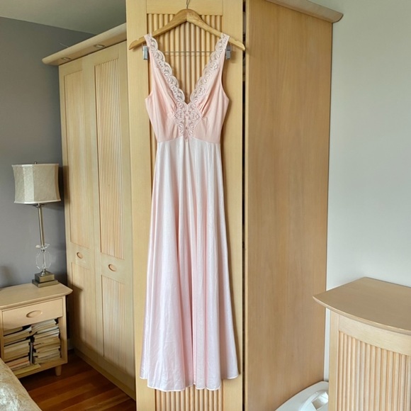 Vintage pink maxi slip dress with lace - Picture 4 of 8